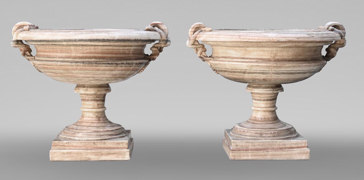 Pair of monumental 19th-century vases in ribboned onyx alabaster-0