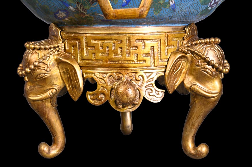 Ferdinand BARBEDIENNE – Japonist cachepot in gilt bronze and cloisonné enamel-8