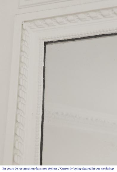 Louis XVI style trumeau decorated with a floral wreath-4