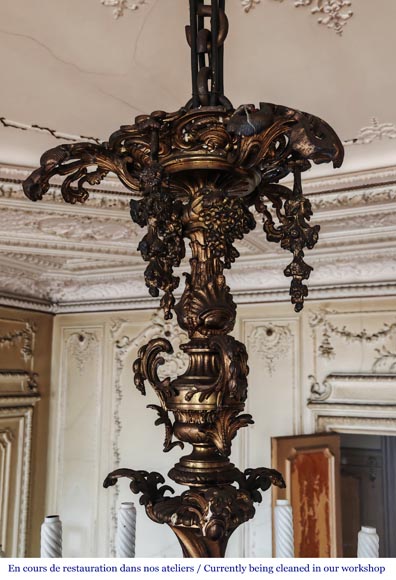  Important Louis XV style chandelier with 36 lights, in gilt bronze-2