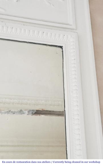 Louis XVI style trumeau decorated with a vase Louis XVI style trumeau decorated with a vase-3