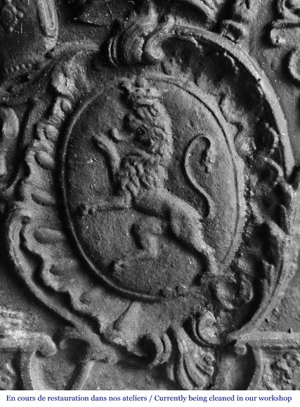 Fireplace plaque with lion coat of arms Fireplace plaque with lion coat of arms-2