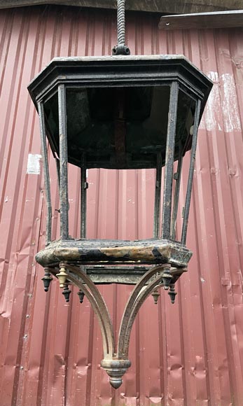Important pair of hexagonal architectural lanterns in patinated metal Important pair of hexagonal architectural lanterns in patinated metal-3