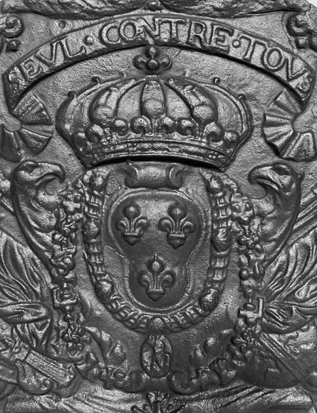 “Alone against all”, Louis XIV style fireplace plaque with the Arms of France-3