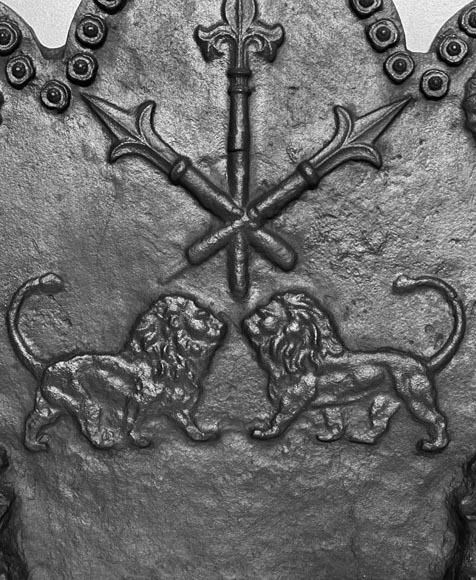 Fireplace backplate decorated with lions and fire pots-4