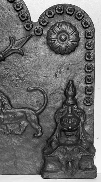 Fireplace backplate decorated with lions and fire pots-6