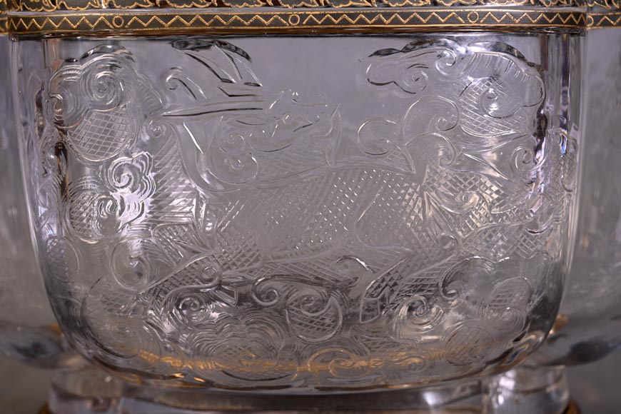 L’Escalier de Cristal (attributed to) Quadrilobed covered bowl with stand, crystal and gilt bronze-4