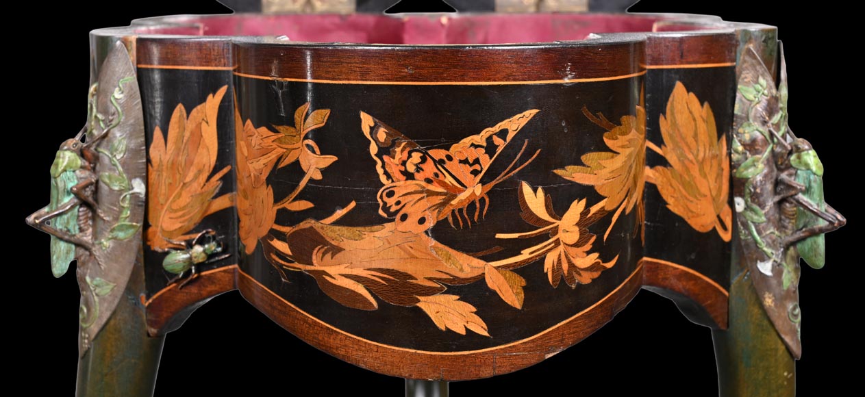 Polylobed work table with insects and butterflies-3