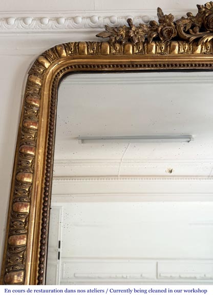 Gilded Louis XV style trumeau adorned with a shell framed by flowers Gilded Louis XV style trumeau adorned with a shell framed by flowers-2