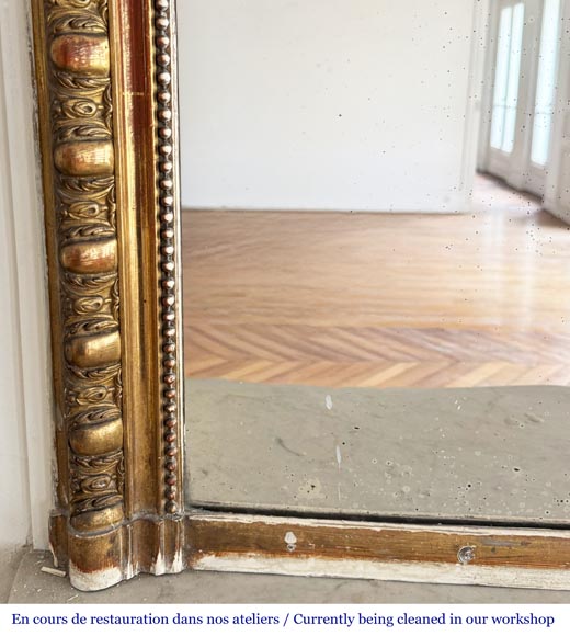 Gilded Louis XV style trumeau surmounted by a shell Gilded Louis XV style trumeau surmounted by a shell-3