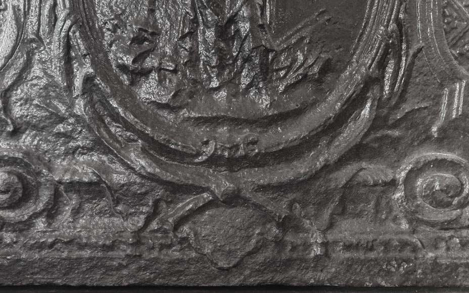 Fireback decorated with an allegory of fire Fireback decorated with an allegory of fire-8