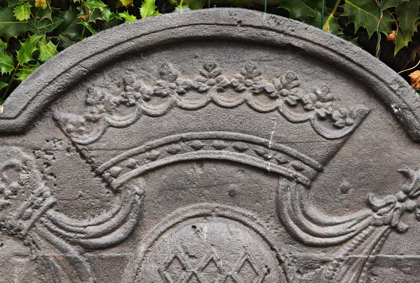 Fireback with geometric coat of arms Fireback with geometric coat of arms-2