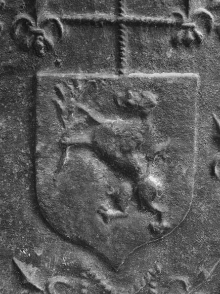 Cast-iron fireback decorated with a coat of arms and a portrait bust Cast-iron fireback decorated with a coat of arms and a portrait bust-2