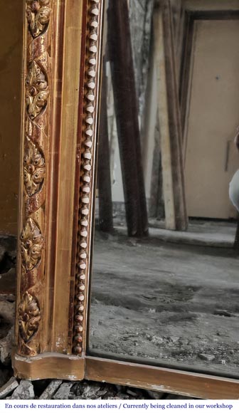 Louis XVI-style gilded overmantel mirror featuring a frieze decoration Louis XVI-style gilded overmantel mirror featuring a frieze decoration-4