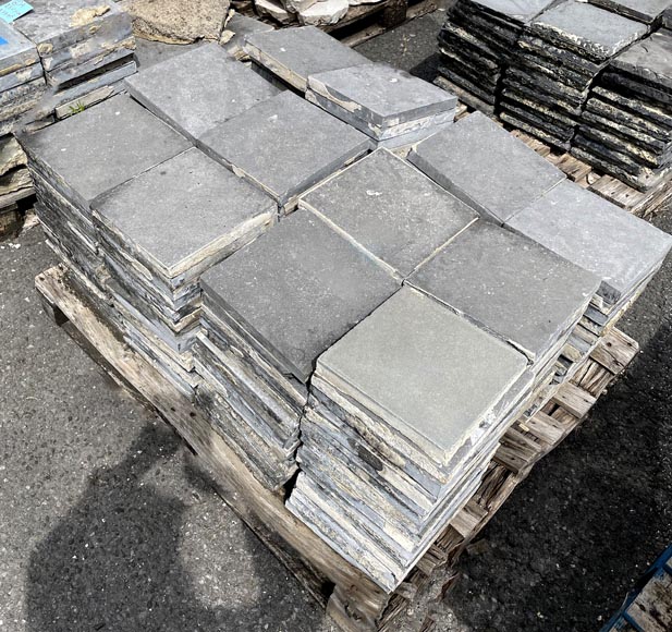 Lot of approximately 14 m² of antique Belgian bluestone floor tiles Lot of approximately 14 m² of antique Belgian bluestone floor tiles-2