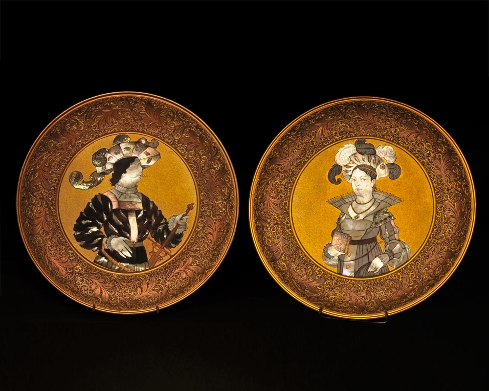 Maison KAYSER SOHN, Renaissance Personalities,  Pair of plates decorated in corviniello-0