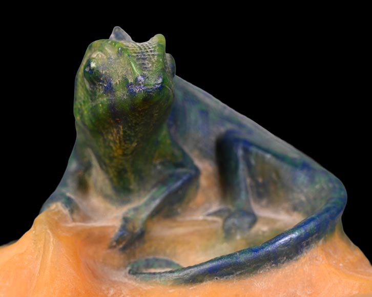 WALTER Amalric & BERGÉ Henri — Pâte de verre dish with chameleon-9