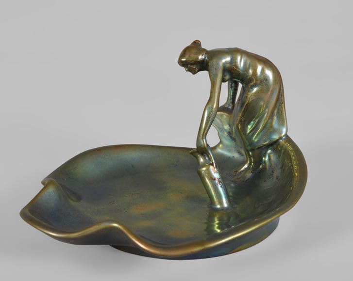 ZSOLNAY Manufacture - "Young woman at the source", vide poche in iridescent ceramic-1