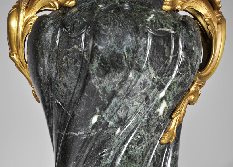 François LINKE (1855-1946) (Att. to), A pair of ormolu-mounted Green Antique marble vases-3