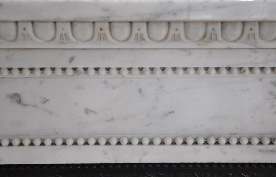 Rare antique Neo-Classical style fireplace with mask of Minerva decor