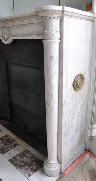 Rare antique Neo-Classical style fireplace with mask of Minerva decor