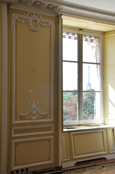 Very beautiful antique Louis XVI style paneled room coming from the Hotel de Crillon, Paris-2