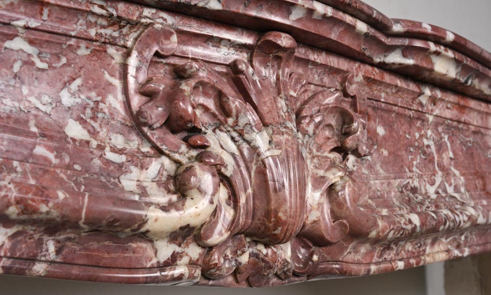 Louis XV-style fireplace decorated with a palmette, carved from peach-blossom marble Louis XV-style fireplace decorated with a palmette, carved from peach-blossom marble-2