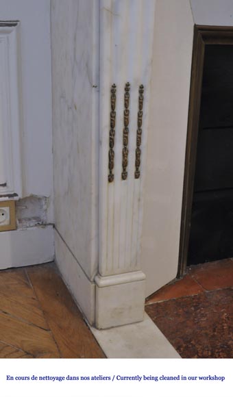 Antique Louis XVI style fireplace in white Carrara marble with gilt bronze ornaments-4