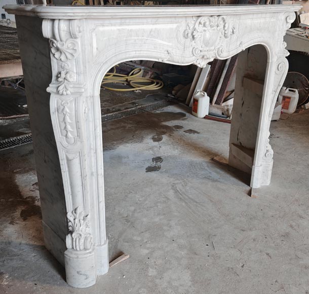 Highly sculpted Louis XV style fireplace in Carrara marble-5