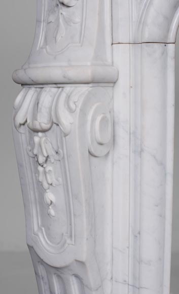 Beautiful antique mantel in the Louis XV style with carved shell in Carrara marble-7