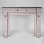 Beautiful Victorian style antique fireplace with garlands and diamonds in Carrara Statuary marble and Violet Brocatelle marble, late 19th century