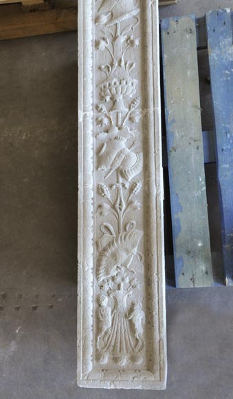 Important antique doorway in marble stone, Renaissance period -8