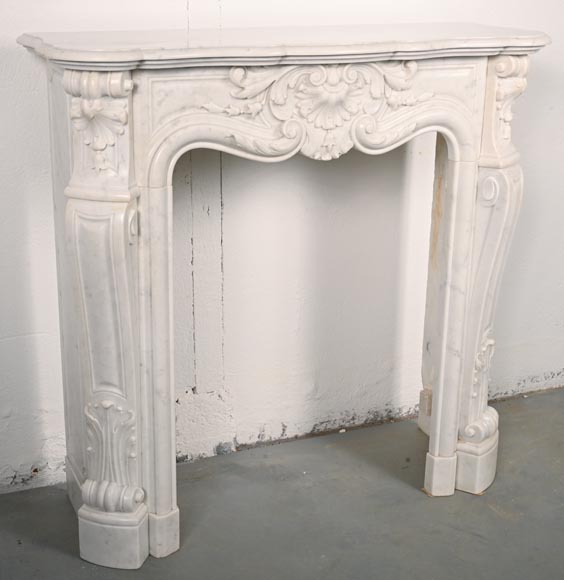 Louis XV style mantel in Carrara marble decorated with palmettes-2