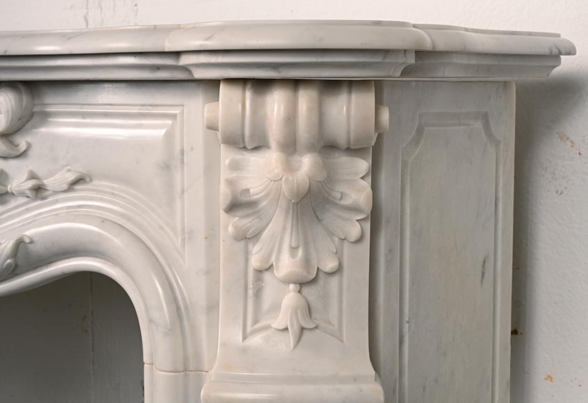 Louis XV style mantel in Carrara marble decorated with palmettes-5