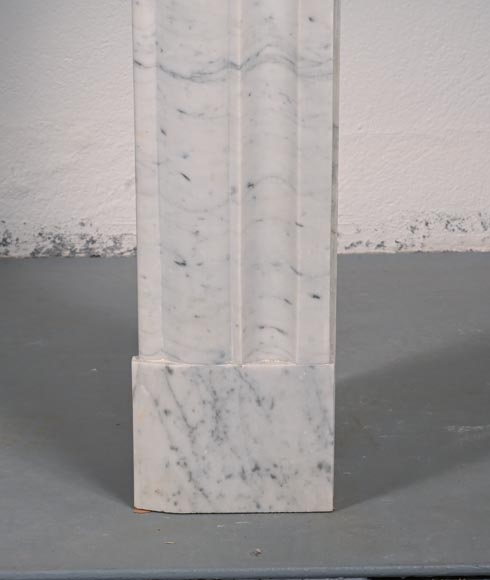 Louis XIV style mantel in speckled Carrara marble-8