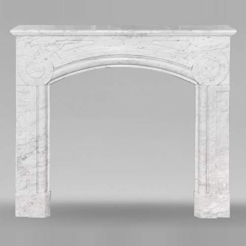 Louis XIV-style fireplace in Carrara marble with a rounded molding (boudin)