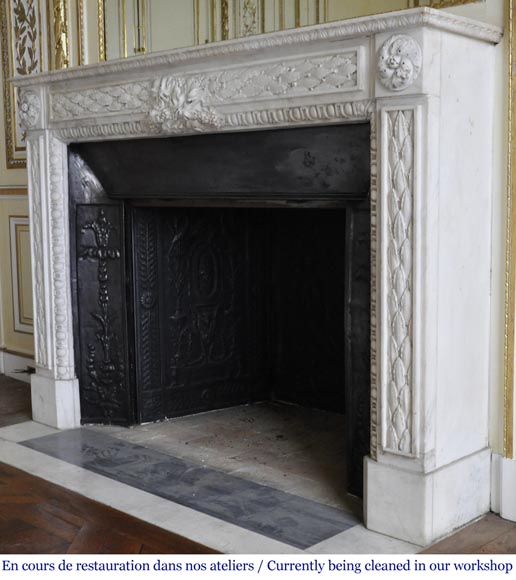 Antique Louis XVI period fireplace in Carrara marble decorated with grapevines and grapes-9