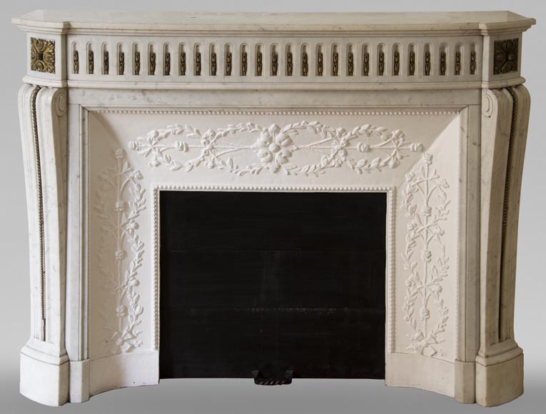 Antique Louis XVI style fireplace mantel in Carrara marble with bronze ornaments-0