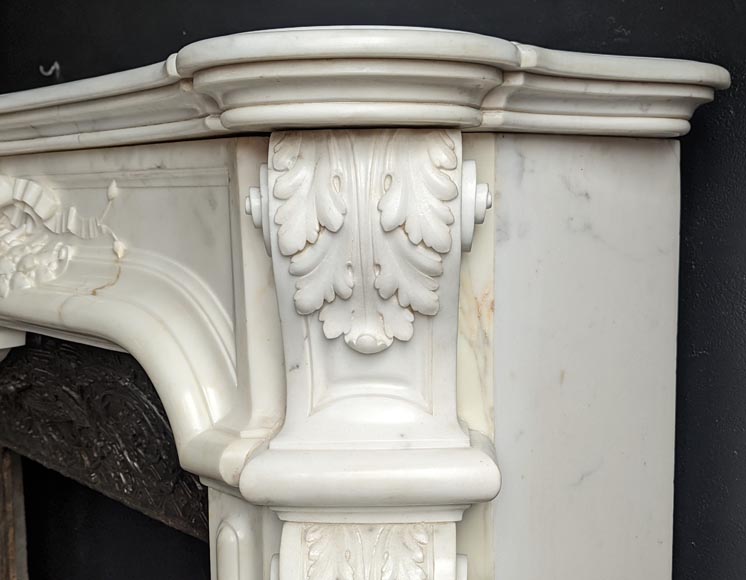 Important Napoleon III style with a monogram in statuary marble-11