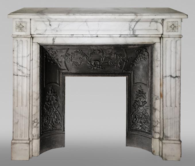 Antique Louis XVI style fireplace with rosette in Arabescato marble - Marble