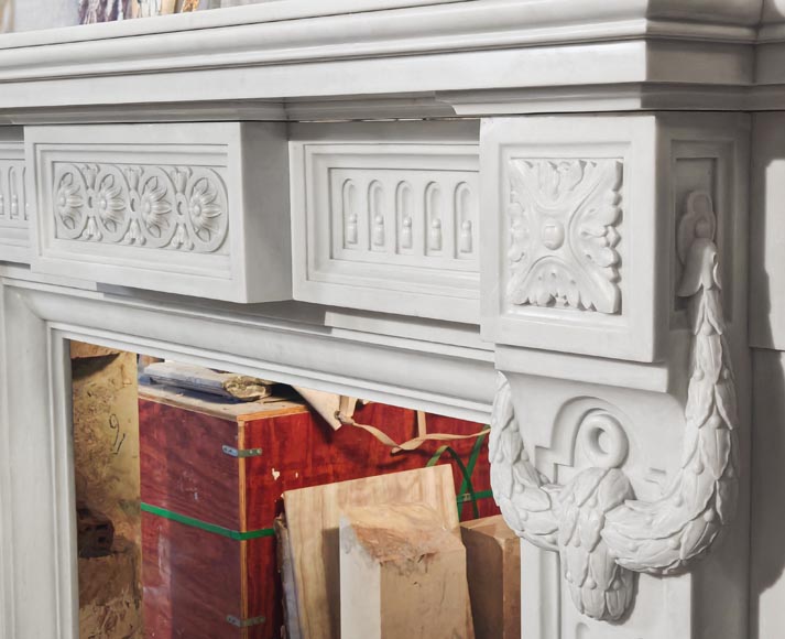 Large Louis XVI style Carrara marble fireplace, featuring fluting and garland ornamentation Large Louis XVI style Carrara marble fireplace, featuring fluting and garland ornamentation-10