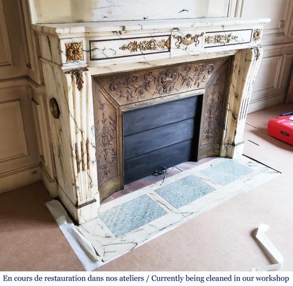 Beautiful Louis XVI style fireplace in Paonazzo marble with bronze ornements, end of the 19th century-3