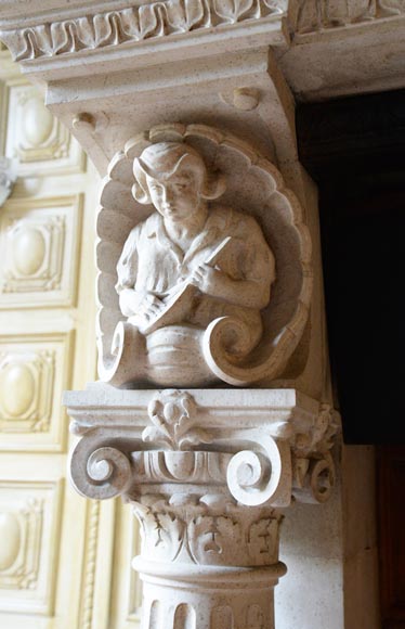 Monumental Neo-Renaissance style stone mantel, with the County of Horne’s coat of arms, circa 1905-5