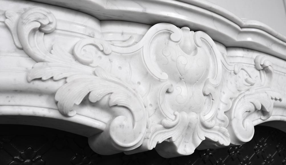 Louis XV-style Carrara marble fireplace, decorated with a palmette Louis XV-style Carrara marble fireplace, decorated with a palmette-2