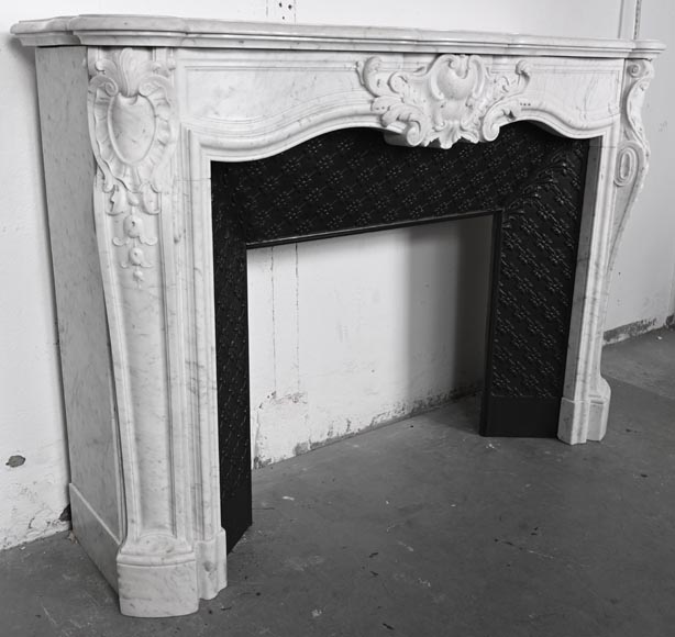Louis XV-style Carrara marble fireplace, decorated with a palmette Louis XV-style Carrara marble fireplace, decorated with a palmette-4