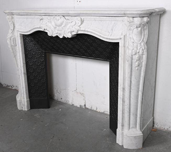 Louis XV-style Carrara marble fireplace, decorated with a palmette Louis XV-style Carrara marble fireplace, decorated with a palmette-7