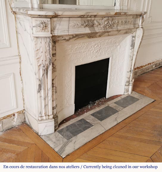 Beautiful Louis XVI mantel in Arabescato marble, with a laurel crown-5