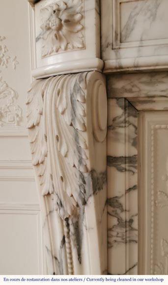 Beautiful Louis XVI mantel in Arabescato marble, with a laurel crown-7