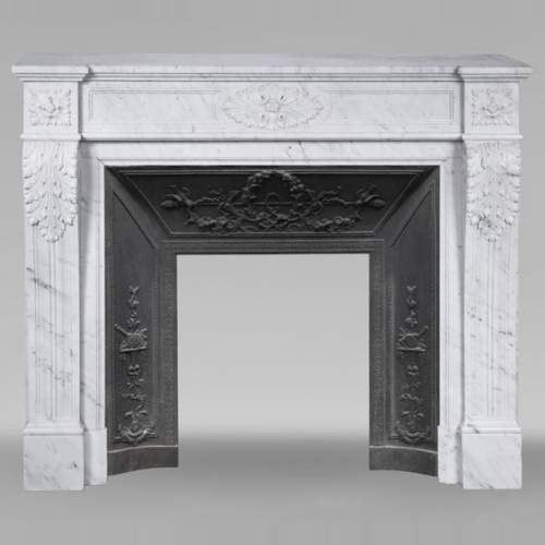 Louis XVI style mantel in Carrara marble with acanthus leaves