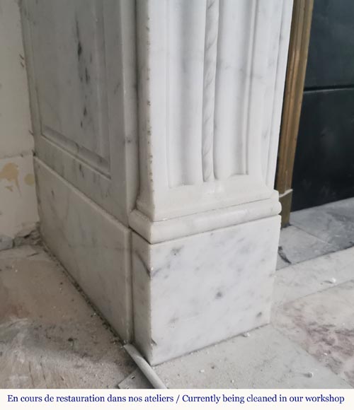 Antique Louis XVI fireplace made of Carrara marble with acanthus leaves-7